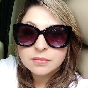 Meet your Posher, Shirley